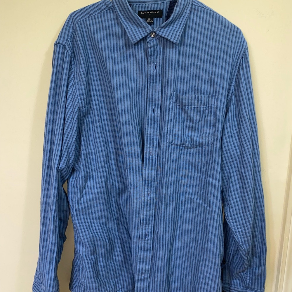 Banana Republic Men's Blue Pinstripe Shirt